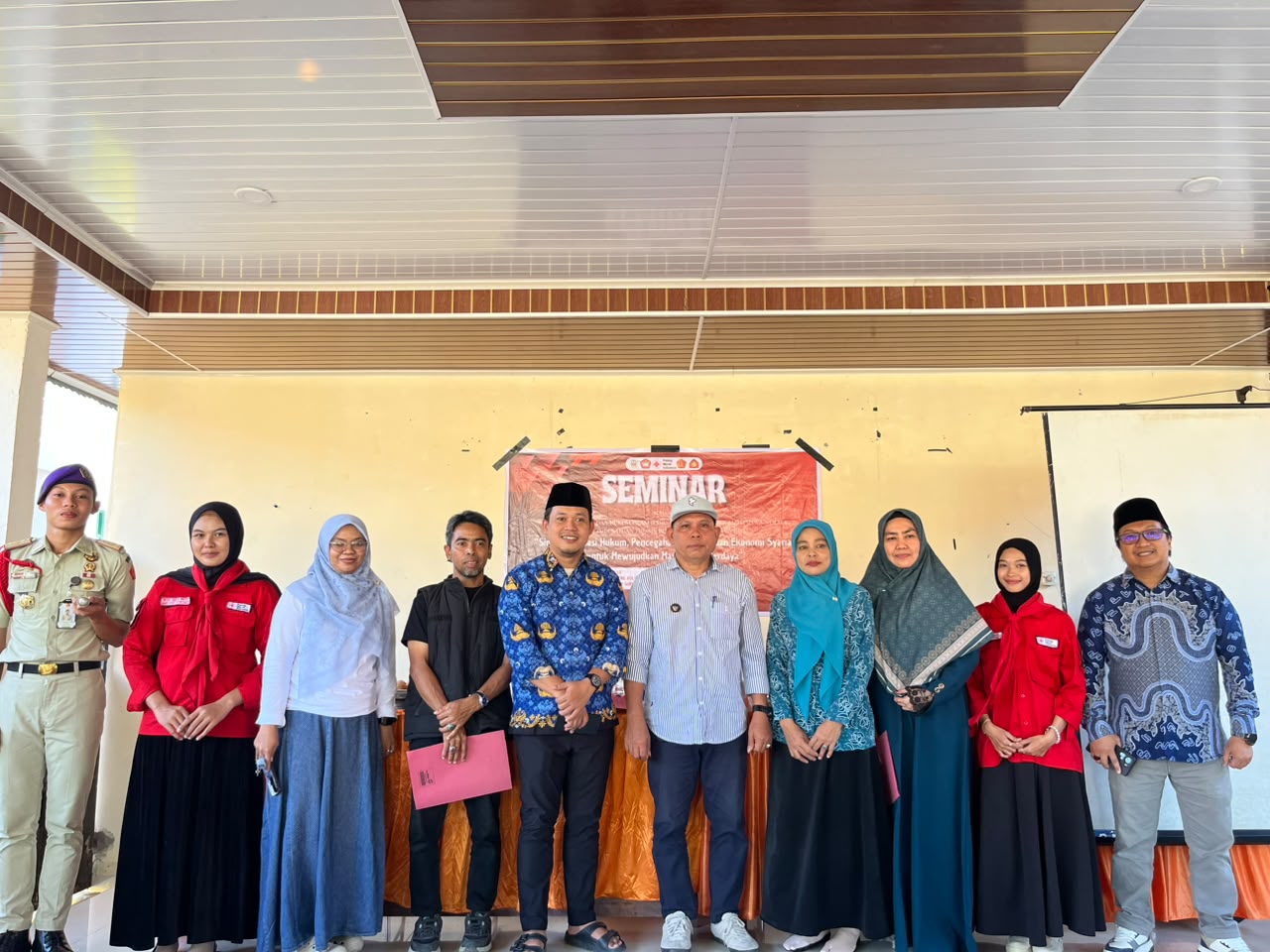 KSR PMI, MENWA, dan FSHI IAIN Bone Gelar Donor Darah hingga Edukasi Hukum di Desa Massenreng Pulu