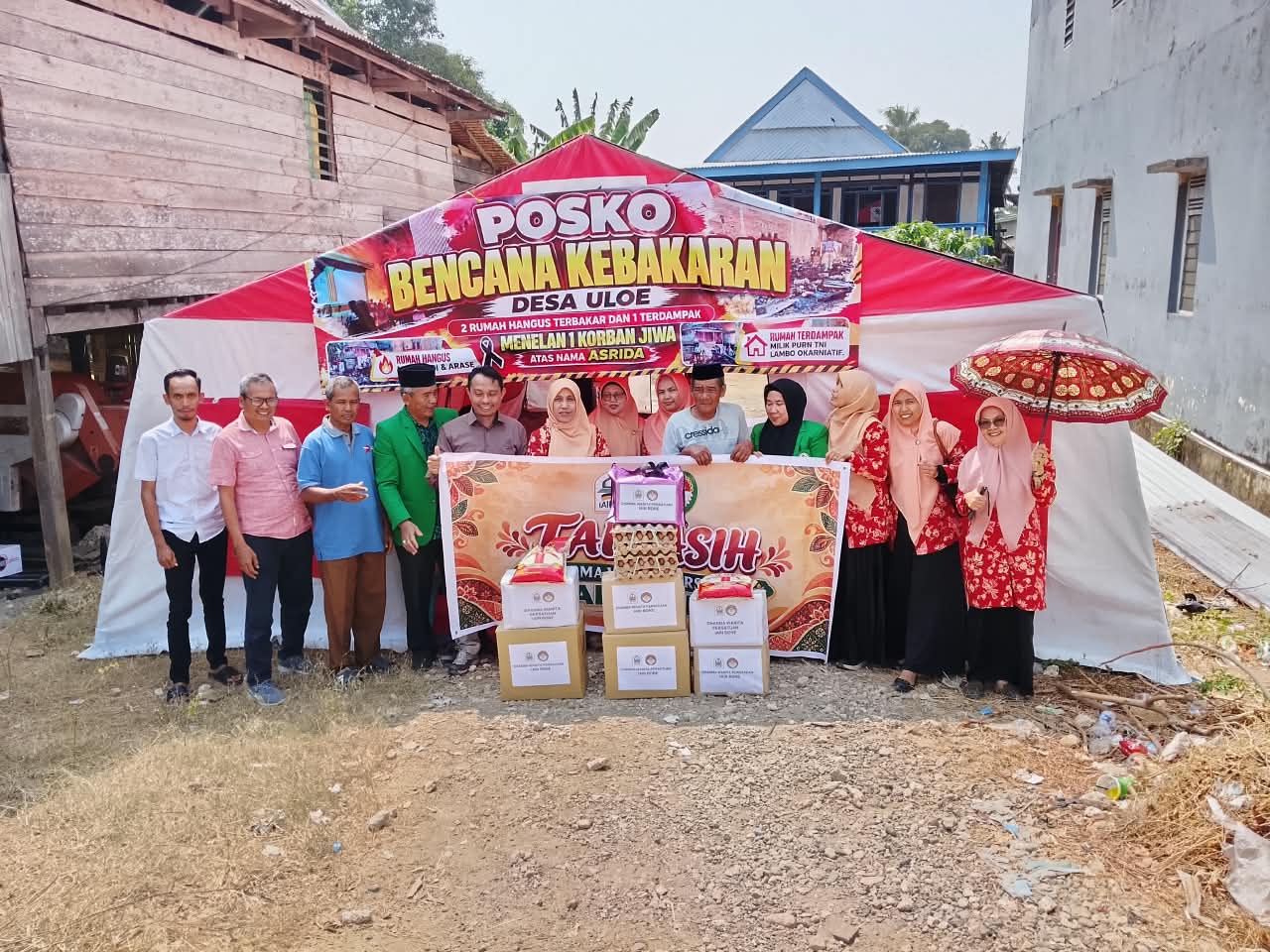 DWP IAIN Bone Salurkan Bantuan ke Dua Lokasi Kebakaran di Kabupaten Bone