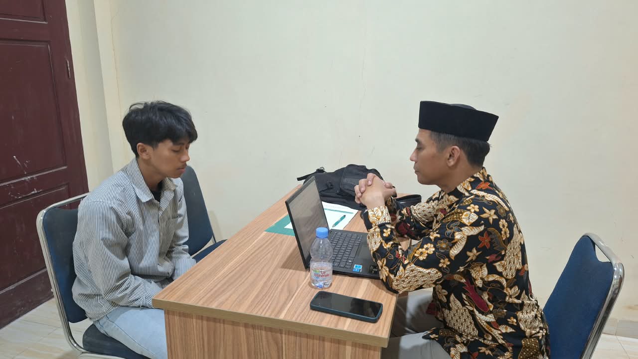 Kepala UPT Ma’had Al-Jamiah IAIN Bone Uji Peserta Beasiswa Tahfiz Al-Qur’an